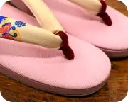 帆布草履に蝶柄花緒　前壷
