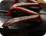 黒捌き真角に花柄福林花緒　花緒