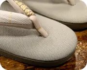 帆布草履に寄せ柄帯地福林花緒　前壷
