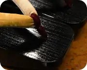 捌き相千両に花柄花緒　前壷