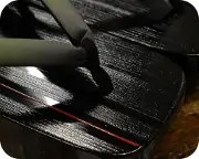 クシ目大千両にぼかし花緒　前壷