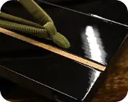 胡麻竹ライン張り真角に二石花緒　前壷