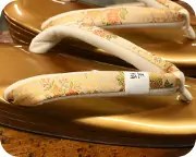 １の３枚芯本革草履に名物裂福林花緒　花緒