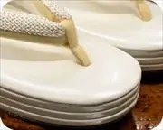 ３分３枚本革草履に組紐福林花緒　前壷