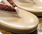 一枚芯草履にシルク印伝福林花緒　前壷