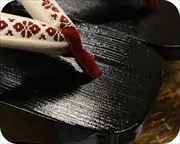 クシ目相千両に博多織福林花緒　前壷