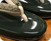 一枚芯草履に奄美布福林花緒　前壷