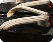 黒捌き芳町に遠州綿紬花緒　花緒