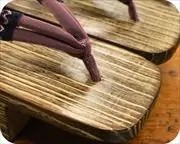 焼き・砥の粉磨き芳町に本天二石花緒　前壷