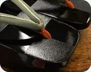 市松相千両に罠丸一本どっこ花緒　前壷