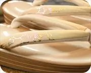 ３分３枚本革草履に花柄ぼかし福林花緒　花緒