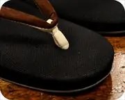 帆布草履にタピール花緒　前壷