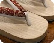 相右近に宝尽くし柄シルク印伝福林花緒　前壷