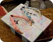 お客様持ち込み下駄に花柄花緒