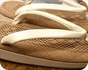 柄入り本パナマ草履にエナメル花緒　花緒