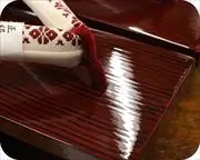糸春真角に博多織福林花緒　前壷