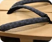 大下方に髑髏柄花緒　花緒