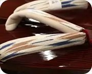 糸春芳町に矢絣柄福林花緒　花緒