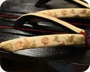 クシ目相千両に百鬼夜行柄花緒　花緒