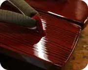 糸春相三味に夏塩沢花緒　前壷