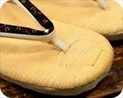 南部表上草履に蜻蛉柄印伝福林花緒　前壷