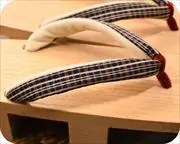 芳町に格子柄内玉花緒　花緒