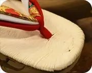 南部表・千羽鶴柄蒔絵付きぽっくり　前壷