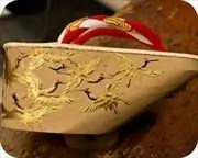 南部表・千羽鶴柄蒔絵付きぽっくり　花緒