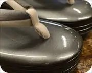 3分3枚本革草履に花柄ぼかし福林花緒　前壷