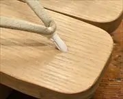 夏色大下方に瓢箪柄印伝花緒　前壷