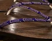 焼き大右近に爪唐草柄印伝花緒　花緒
