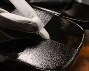 市松大下方に編み三石花緒　前壷