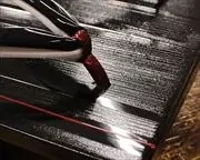 クシ目真角にエナメル夫婦花緒　前壷