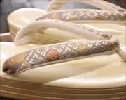 ３分３枚本革草履に名物裂福林花緒　花緒