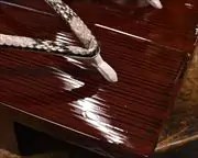 糸春真角にヘビ革江戸褄花緒　前壷