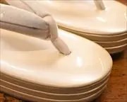 ３分３枚本革草履にぼかし福林花緒　前壷