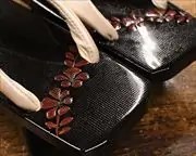日和下駄にエナメル花緒　花緒