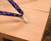 真角に蜻蛉柄印伝花緒　前壷