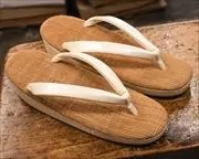 科布草履にエナメル花緒