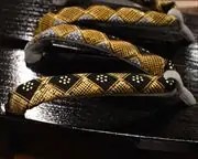 黒捌き相三味に仕立て花緒　花緒
