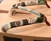 大下方に蛇の目傘柄花緒　花緒