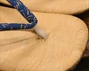 直付け南部表雪駄に蜻蛉柄印伝花緒　前壷