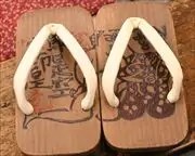 鎌倉彫大角に白鞣し革花緒
