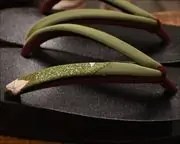 叩き舟形に花柄二石花緒　花緒