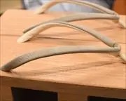 ツボ下がり真角に爪唐草柄印伝花緒　花緒