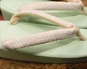 艶消し草履に柄入り罠花緒　花緒