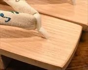 相三味に音符柄刺繍花緒　前壷