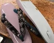 直付け草履に仕立て花緒　前壷