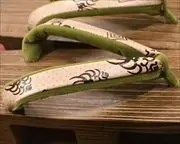 焼き砥の粉芳町に隈取柄福林花緒　花緒