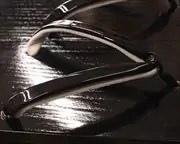 捌き大角に黒エナメル花緒　花緒